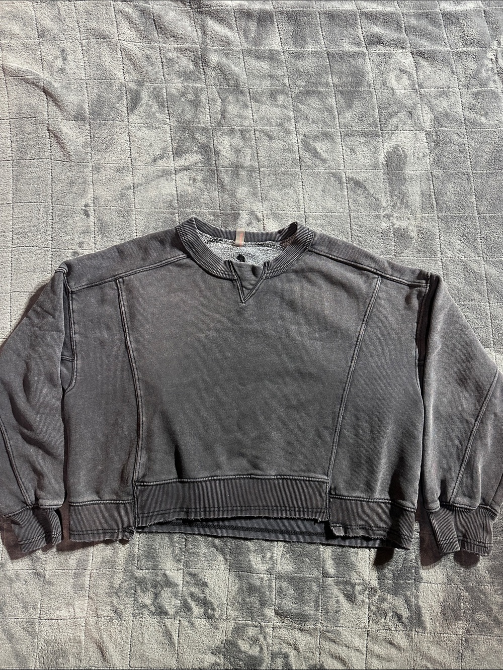 Free people cropped Crewneck Sweatshirt.
